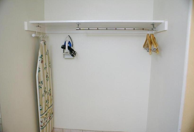 غرفة قياسية, Colony Inn