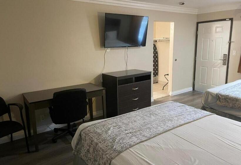 غرفة عائلية, Colony Inn