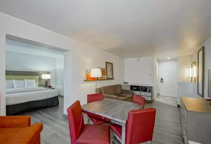 سوئیت با تخت بزرگ, Country Inn & Suites By Radisson, New Orleans I10 East, La