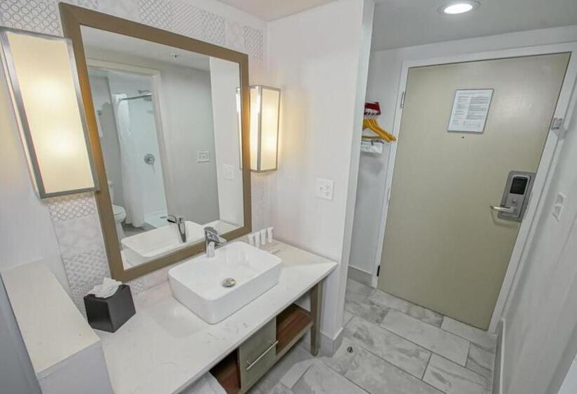 Quarto Standard Cama King para Deficientes, Country Inn & Suites By Radisson, New Orleans I10 East, La