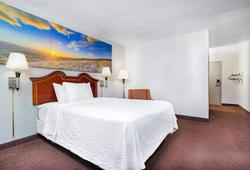 身障者適用スタンダードルーム, Days Inn By Wyndham Cambridge