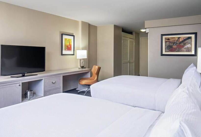 Junior Suite, Doubletree By Hilton Hotel Nashville Downtown
