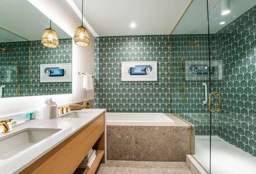 מיטת קינג בסוויטה, Embassy Suites By Hilton Los Angeles Downey