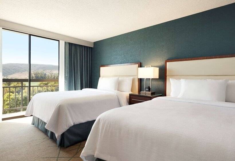 장애인을 위한 스위트, Embassy Suites By Hilton San Luis Obispo