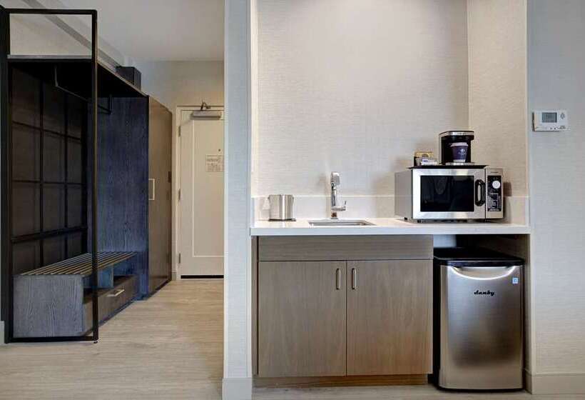 غرفة قياسية, Embassy Suites By Hilton San Luis Obispo