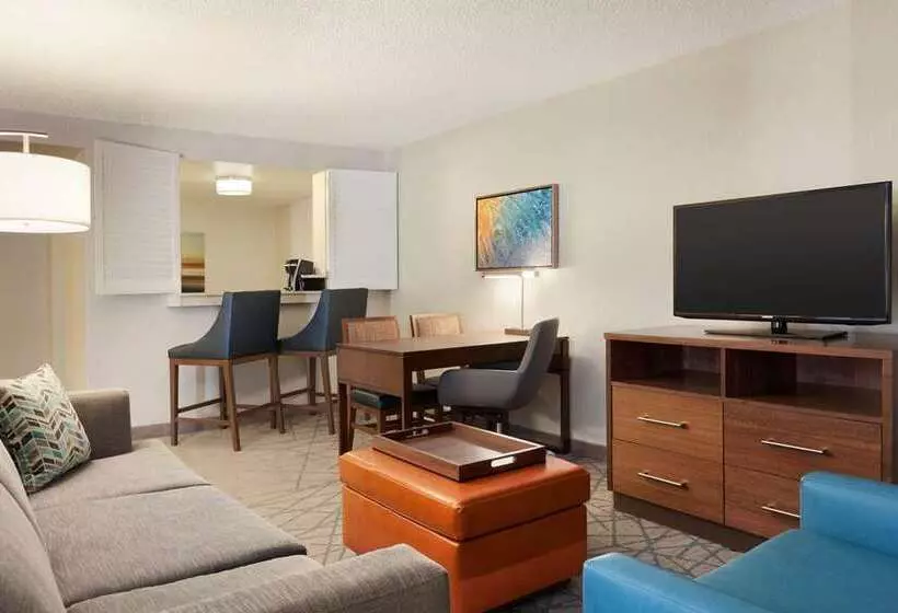 سوئیت با تخت بزرگ, Embassy Suites By Hilton San Luis Obispo