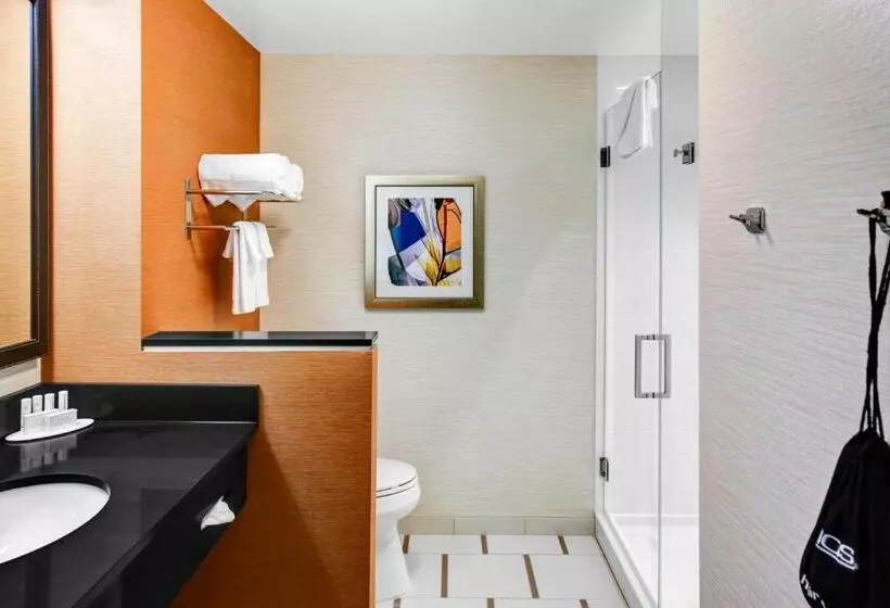سوییت اجرایی, Fairfield Inn & Suites By Marriott Cape Cod Hyannis