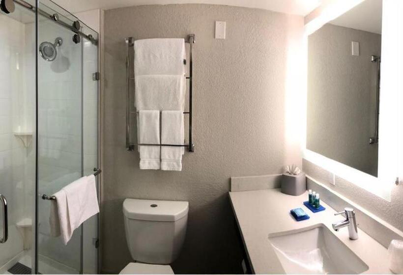 جناح, Holiday Inn Express Hotel & Suites Miami   Hialeah, An Ihg