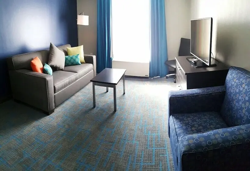 スイート, Holiday Inn & Suites Syracuse Airport   Liverpool, An Ihg