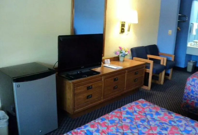 2ダブルベッドのスタンダードルーム, Knights Inn Cleveland, Ga