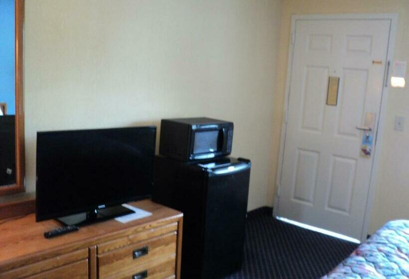 Pokój Standard 2 Łóżka Małżeńskie, Knights Inn Cleveland, Ga