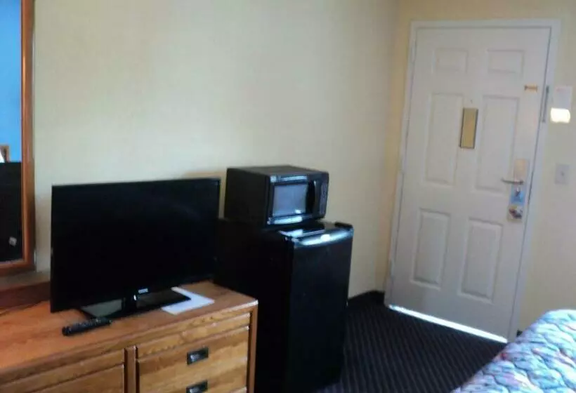 2ダブルベッドのスタンダードルーム, Knights Inn Cleveland, Ga
