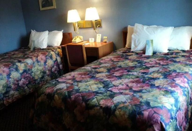 2ダブルベッドのスタンダードルーム, Knights Inn Cleveland, Ga