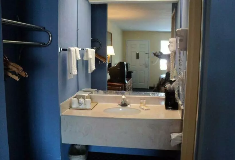 身障者適用スタンダードルーム, Knights Inn Cleveland, Ga