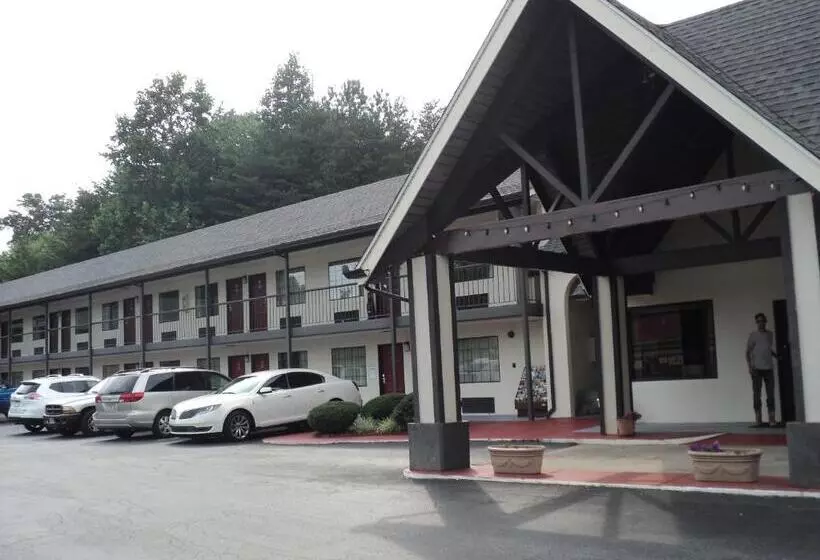 キングサイズベッドのスタンダードルーム, Knights Inn Cleveland, Ga