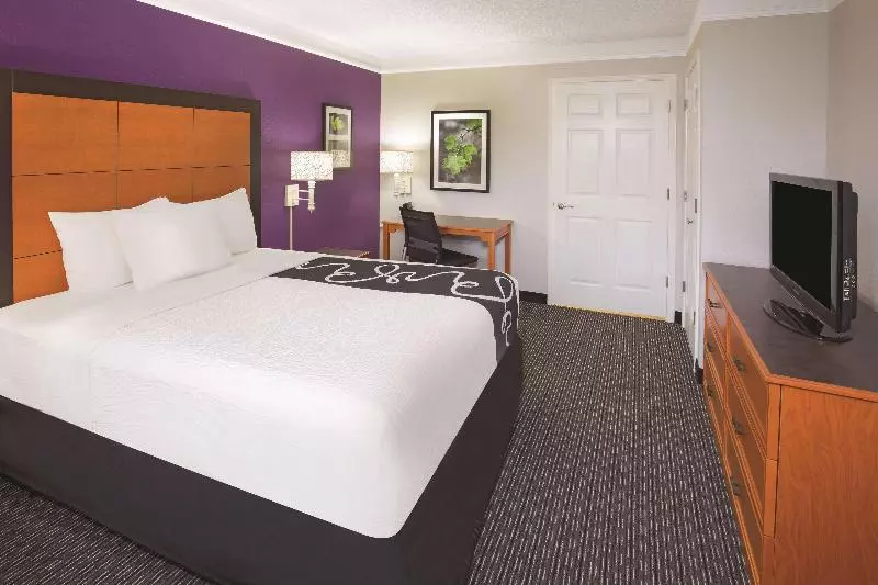 スタンダードルーム, Howard Johnson By Wyndham Sacramento Downtown