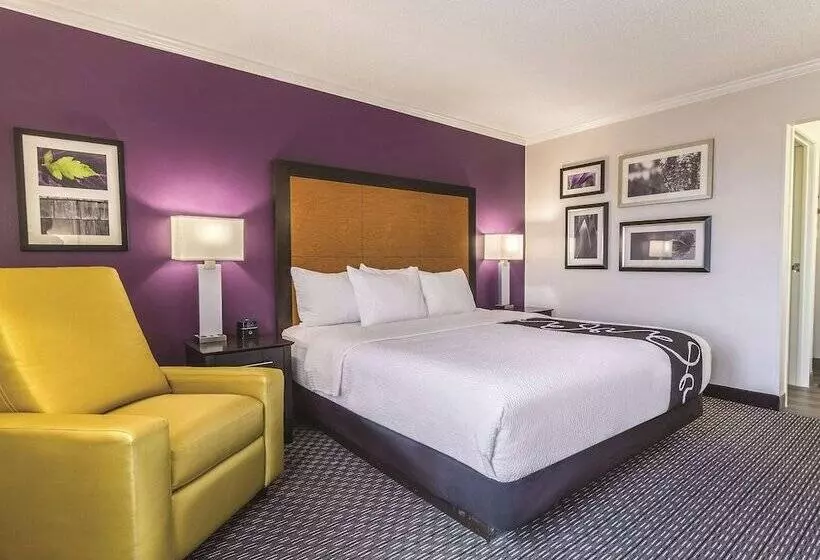 デラックスルーム, Howard Johnson By Wyndham Sacramento Downtown