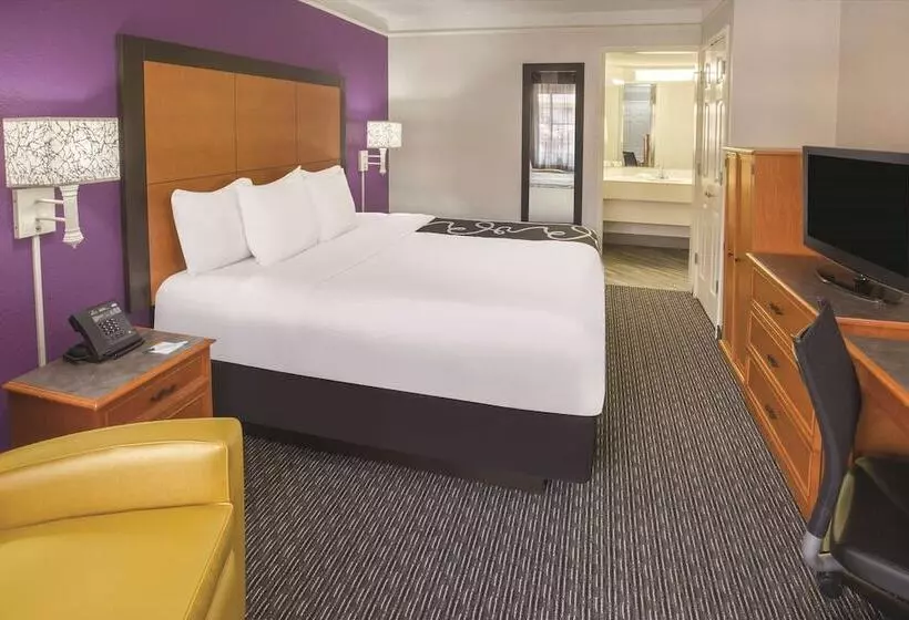 デラックスルーム, Howard Johnson By Wyndham Sacramento Downtown