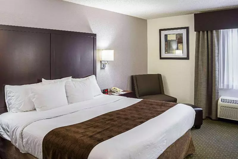 キングサイズベッドのスイートルーム, Quality Inn & Suites Clackamas   Portland