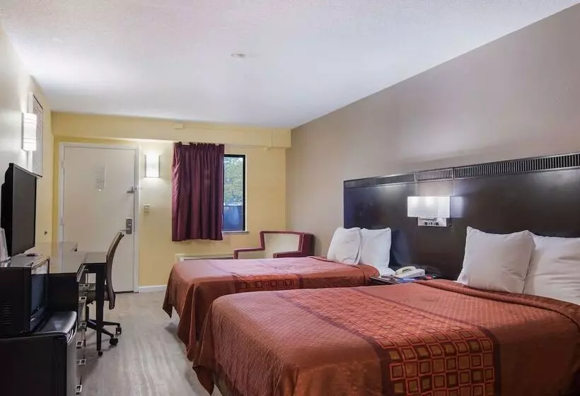 ２ダブルベッドのスタンダードルーム, Rodeway Inn & Suites Monroevillepittsburgh