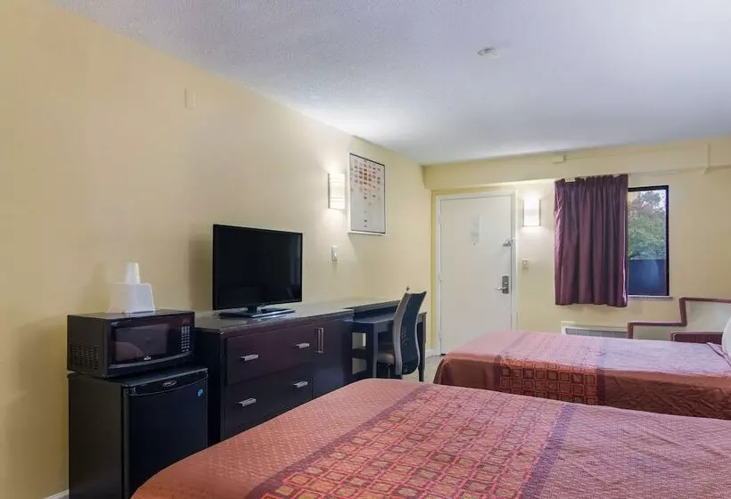 ２ダブルベッドのスタンダードルーム, Rodeway Inn & Suites Monroevillepittsburgh