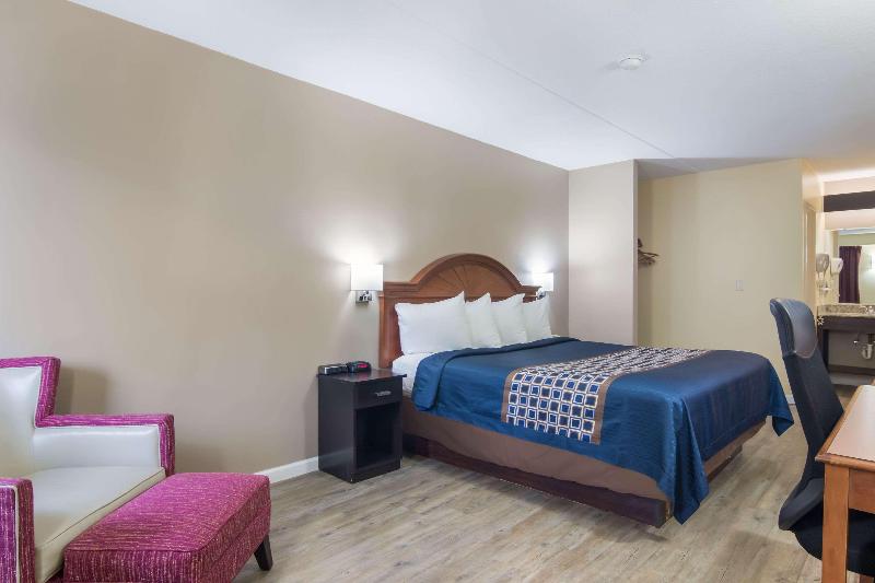 Стандартный Номер Кровать Кинг, Rodeway Inn & Suites Monroevillepittsburgh