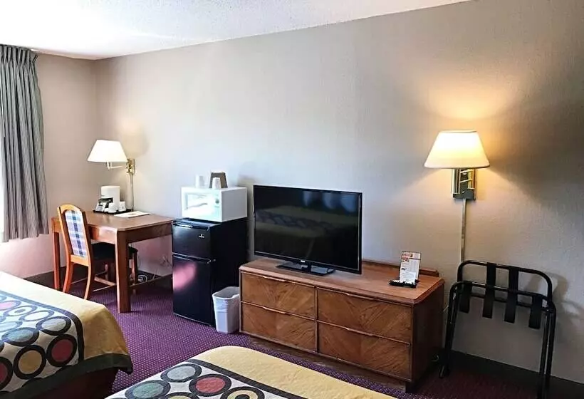 Standard-huone 2 Parivuodetta, Super 8 By Wyndham Madison East