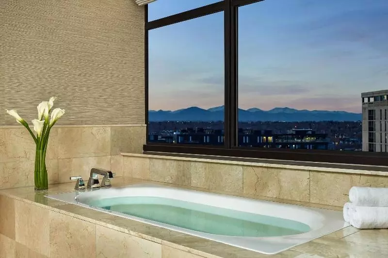 Club Room King Bed, The Ritzcarlton, Denver