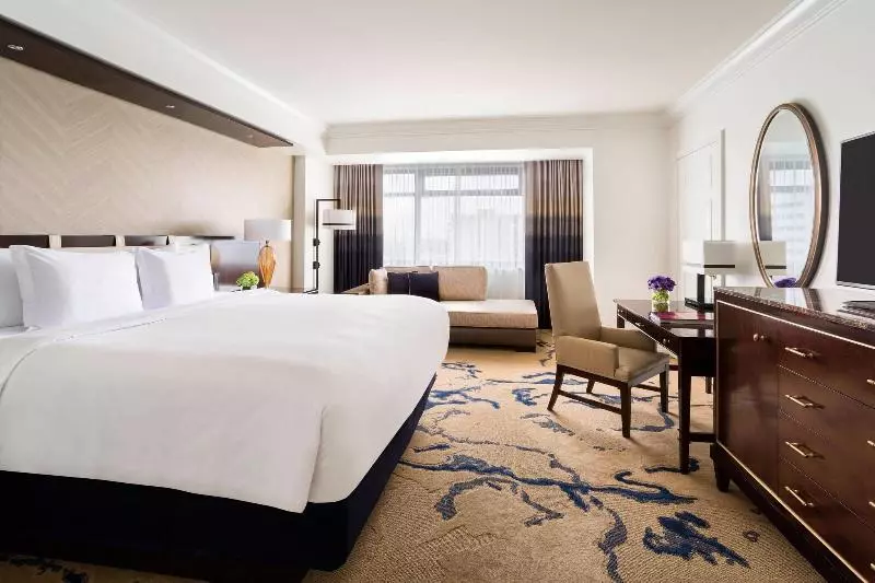 Club Room King Bed, The Ritzcarlton, Denver