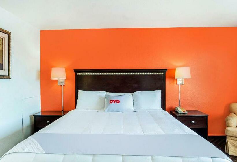 Стандартный Номер Кровать Кинг, Oyo Townhouse Dodge City Ks