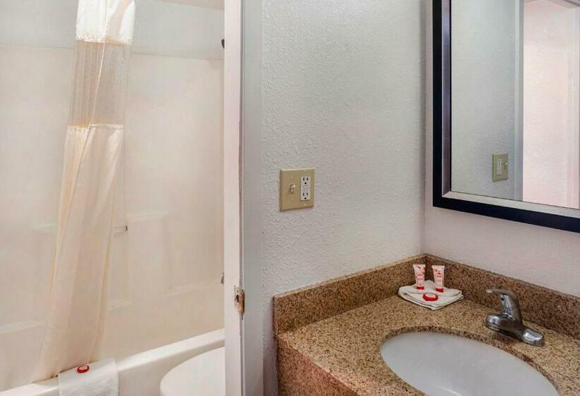 Номер Стандарт 2 Двуспальные Кровати, Oyo Townhouse Dodge City Ks