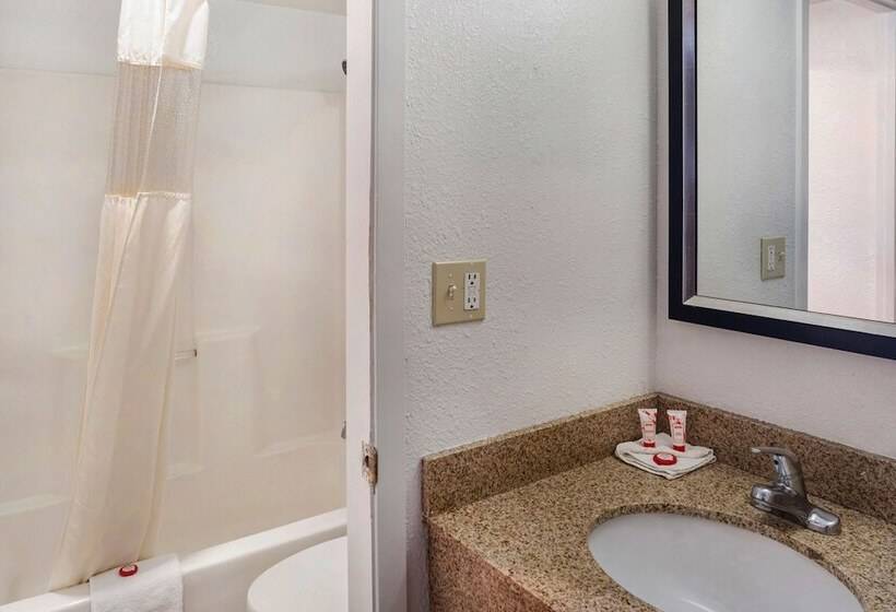 Номер Стандарт 2 Двуспальные Кровати, Oyo Townhouse Dodge City Ks