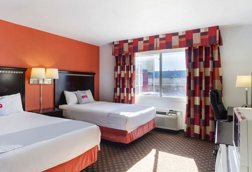 Номер Стандарт 2 Двуспальные Кровати, Oyo Townhouse Dodge City Ks