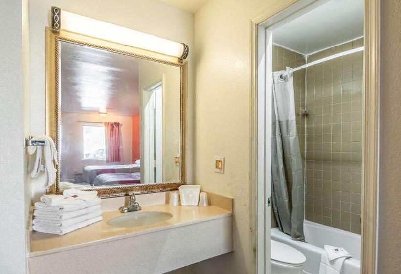 غرفة ديلوكس سرير كينج, Motel 6 Portsmouth, Va