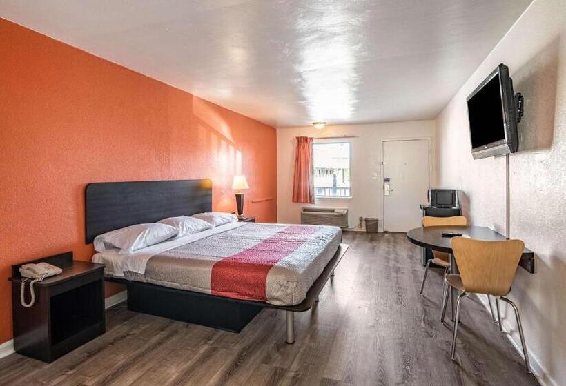 غرفة ديلوكس سرير كينج, Motel 6 Portsmouth, Va