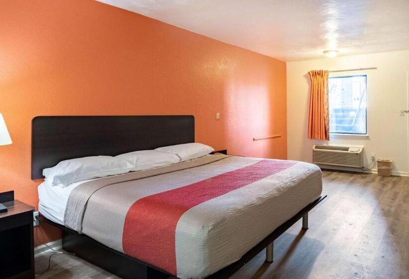 غرفة قياسية سرير كينج لذوى الإحتياجات الخاصة, Motel 6 Portsmouth, Va