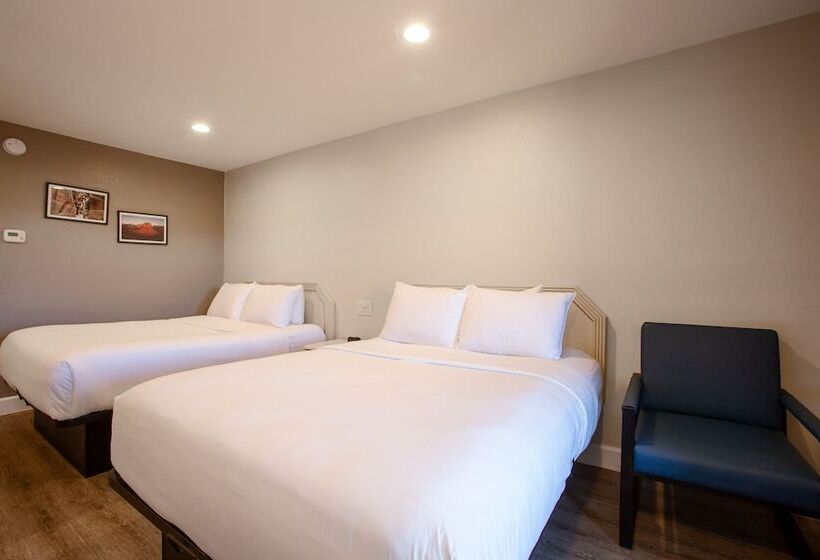 Номер Стандарт, Elev8 Flagstaff I40 Exit 198 Butler Ave