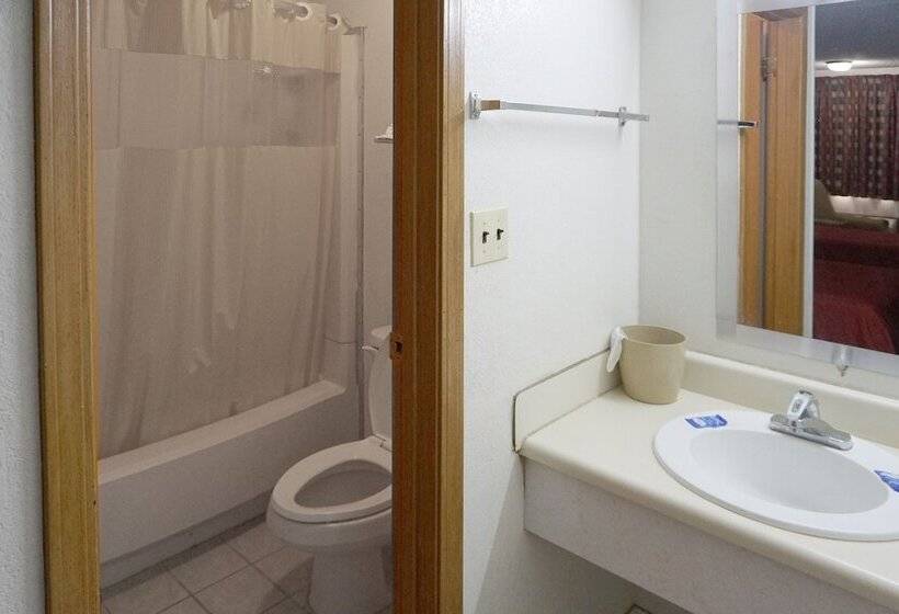 غرفه قياسيه سريرين مزدوجين, Knights Inn Altus