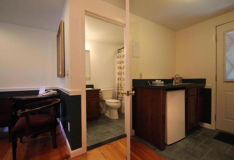 غرفه قياسيه سريرين مزدوجين, The Earl Of Sandwich Motel