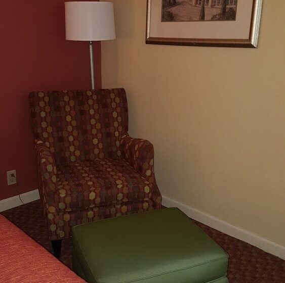 غرفه قياسيه سريرين مزدوجين, Best Western Hickory