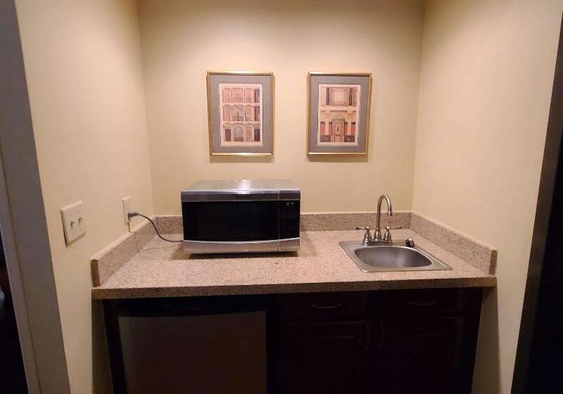 스탠다드 룸 킹사이즈 침대, Best Western Hickory