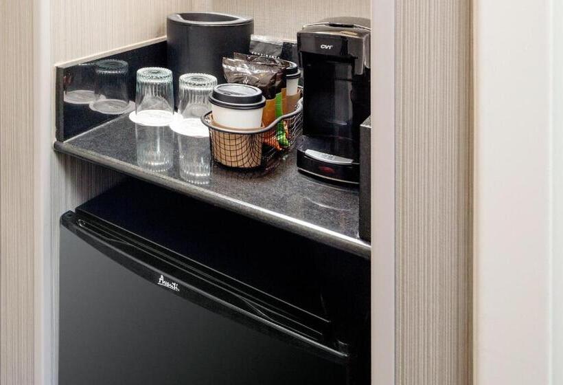 スタンダードルーム, Courtyard Hamilton