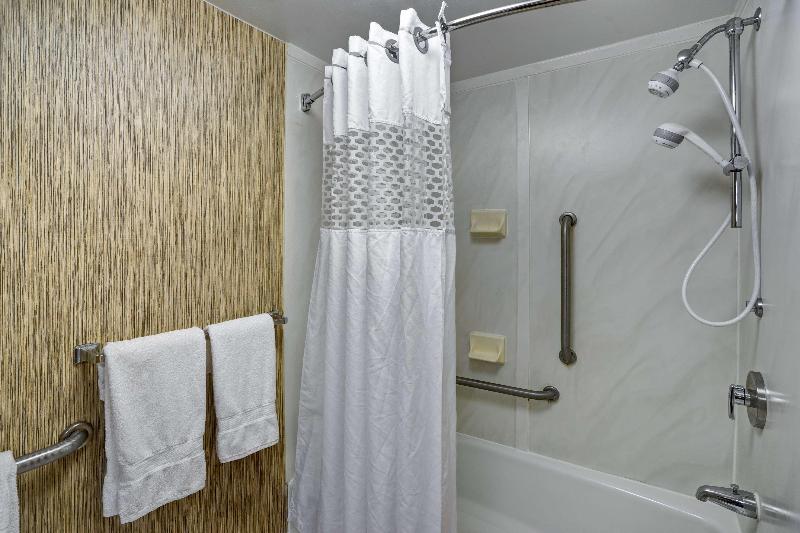 Номер Стандарт Адаптированный для Инвалидов, Hampton Inn Milford