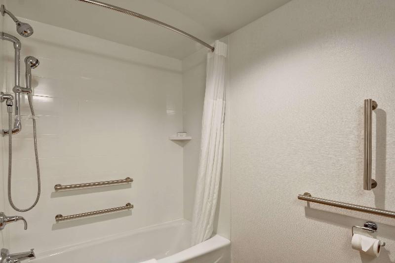 اتاق استاندارد با تخت بزرگ, Hampton Inn Milford