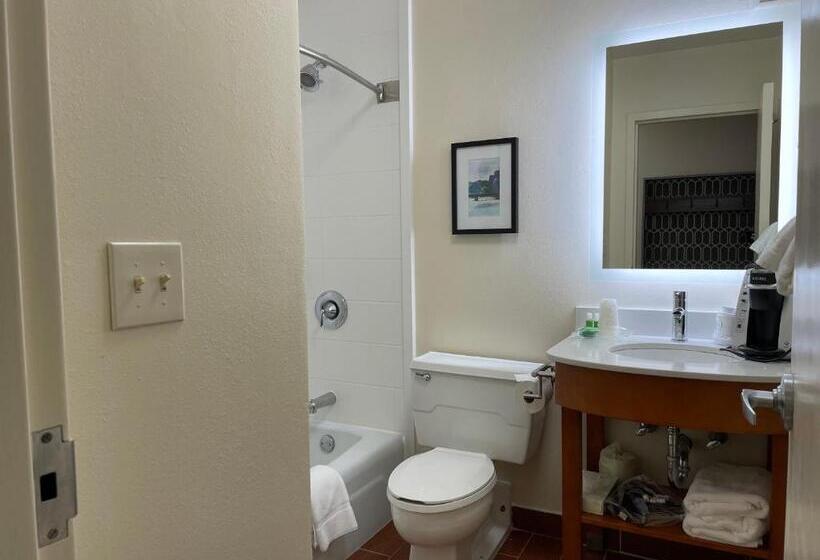 غرفة قياسية, Holiday Inn Bangor, An Ihg