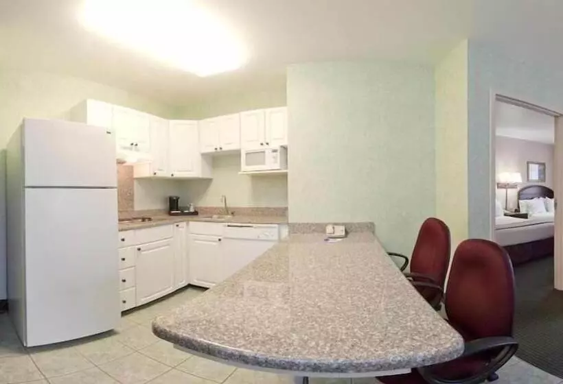 身障者適用スイートルーム, Holiday Inn Express Lexington By Ihg