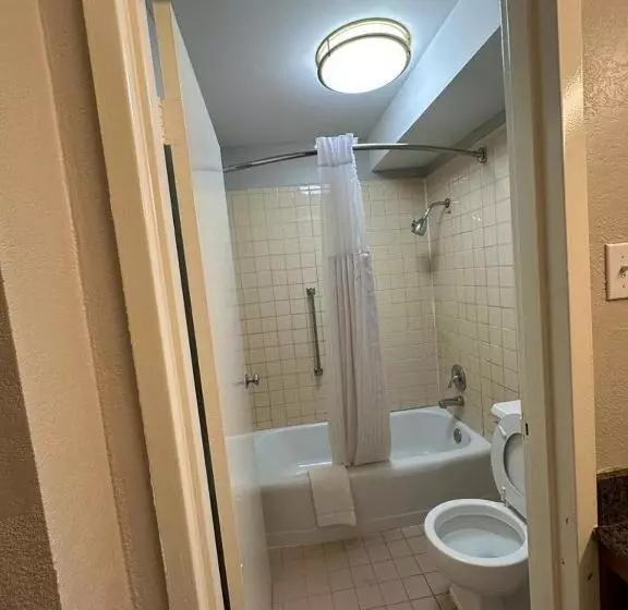 ファミリールーム, Lanett Inn