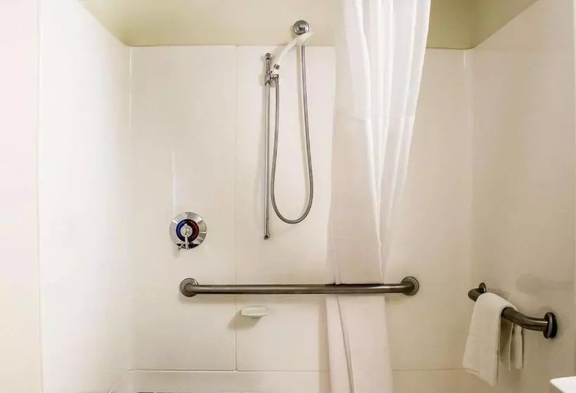 اتاق سوپریور برای معلولان, Quality Inn