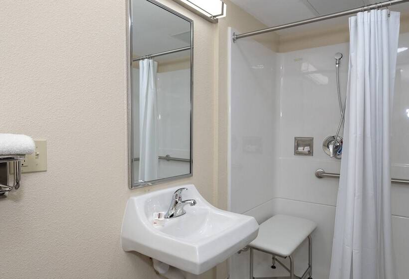 Номер Superior, Red Roof Inn Freehold