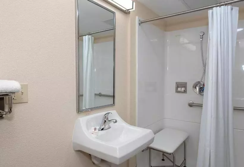 身障者適用スーペリアールーム, Red Roof Inn Freehold